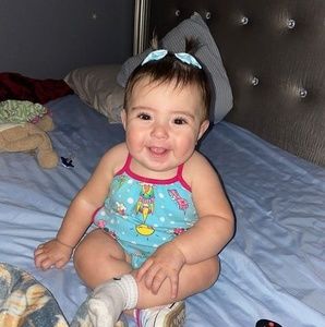 Meet your Posher, Deyanira